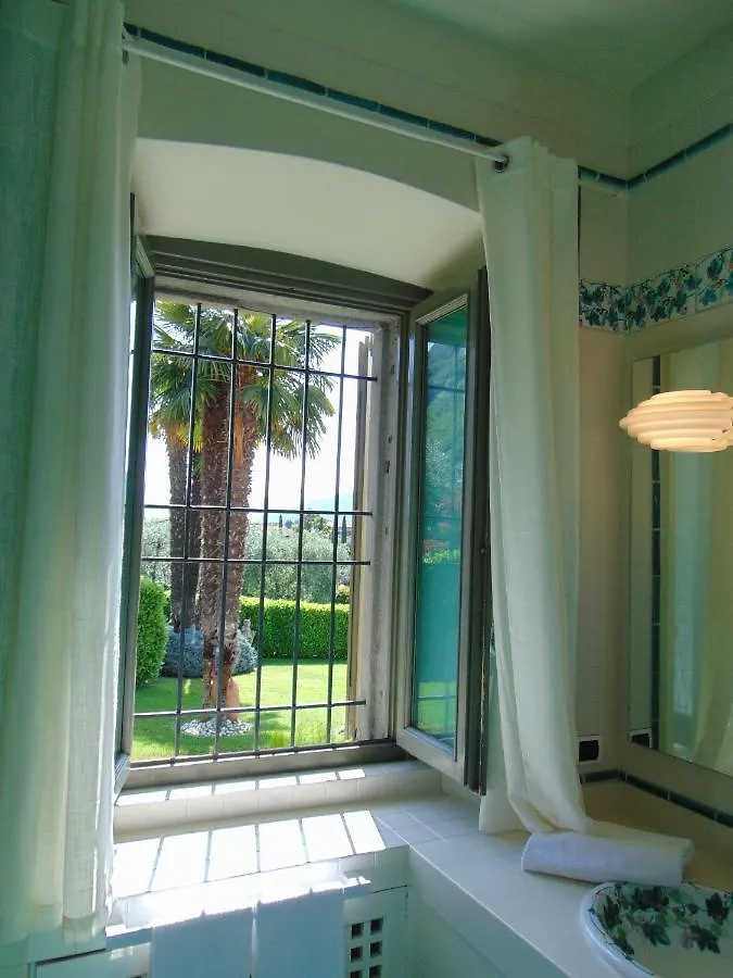 Guest house Galleria Imperiale Relais De Charme Sarnico Italy